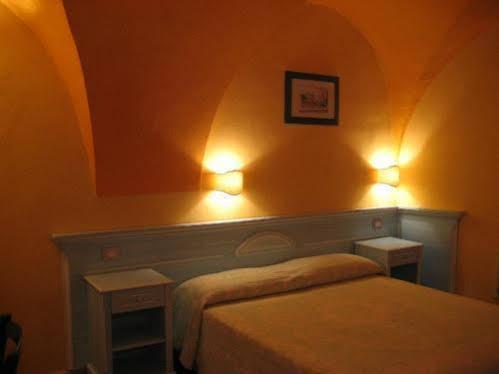 Sa Balza Guest House Bosa Bagian luar foto