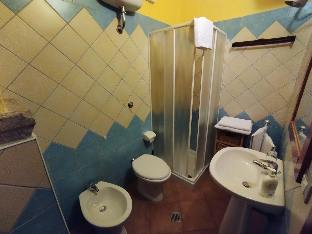 Sa Balza Guest House Bosa Bagian luar foto