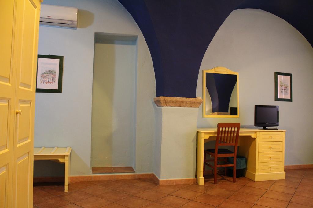 Sa Balza Guest House Bosa Bagian luar foto