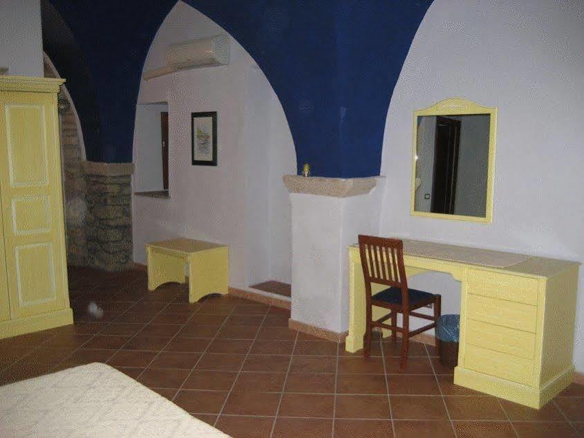 Sa Balza Guest House Bosa Bagian luar foto