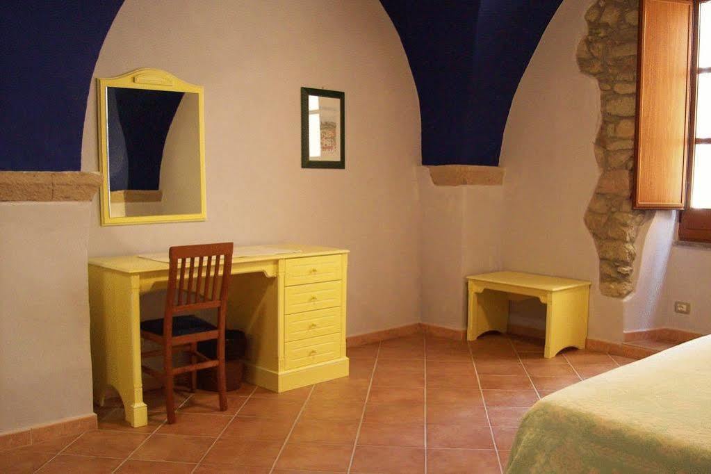 Sa Balza Guest House Bosa Bagian luar foto