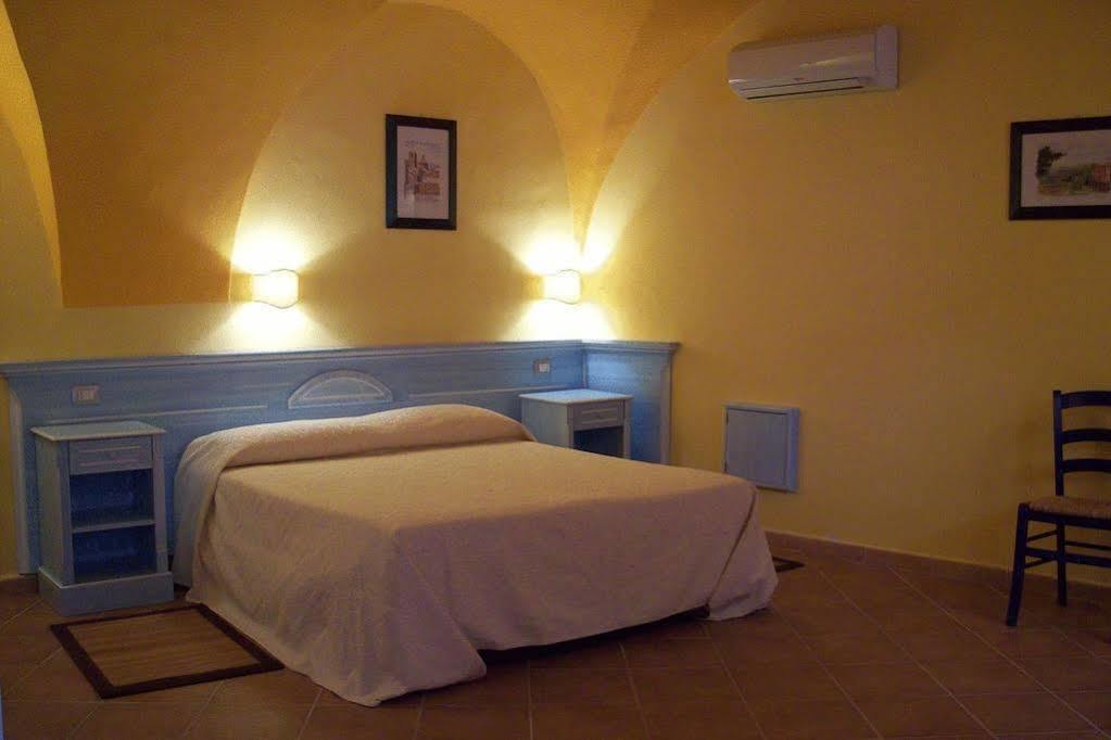 Sa Balza Guest House Bosa Bagian luar foto